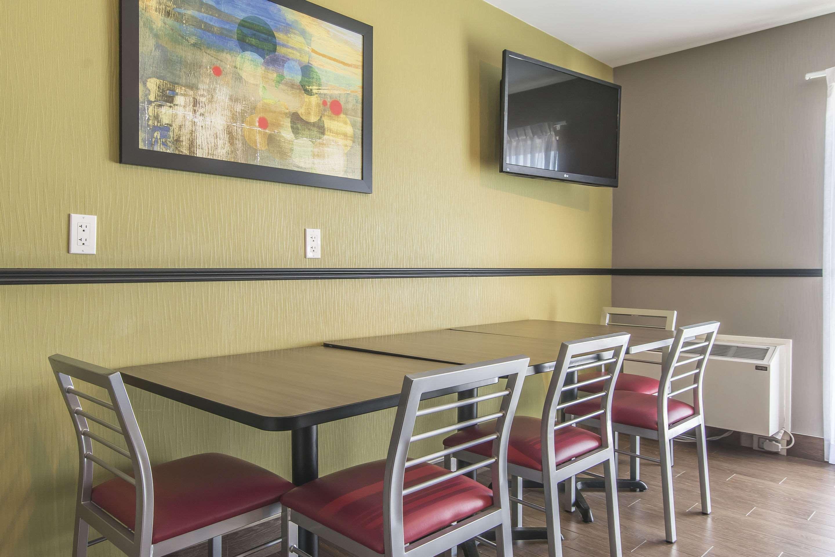 Comfort Inn Kapuskasing Bagian luar foto